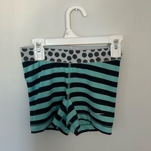 Women’s Striped Nike Pros